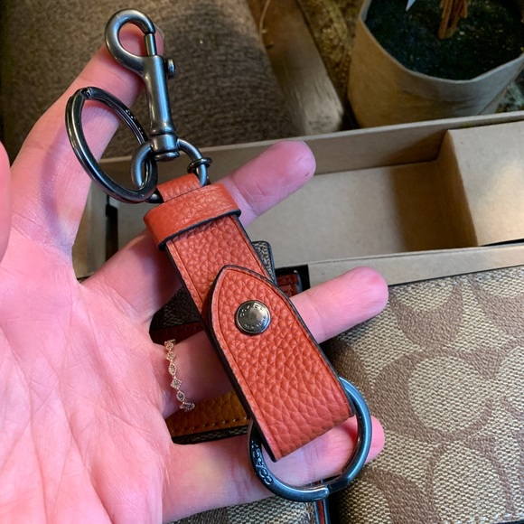 Authentic COACH Signat leather/Smooth leather Colorblock 3-1 wallet/Keychain set - Picture 10 of 11